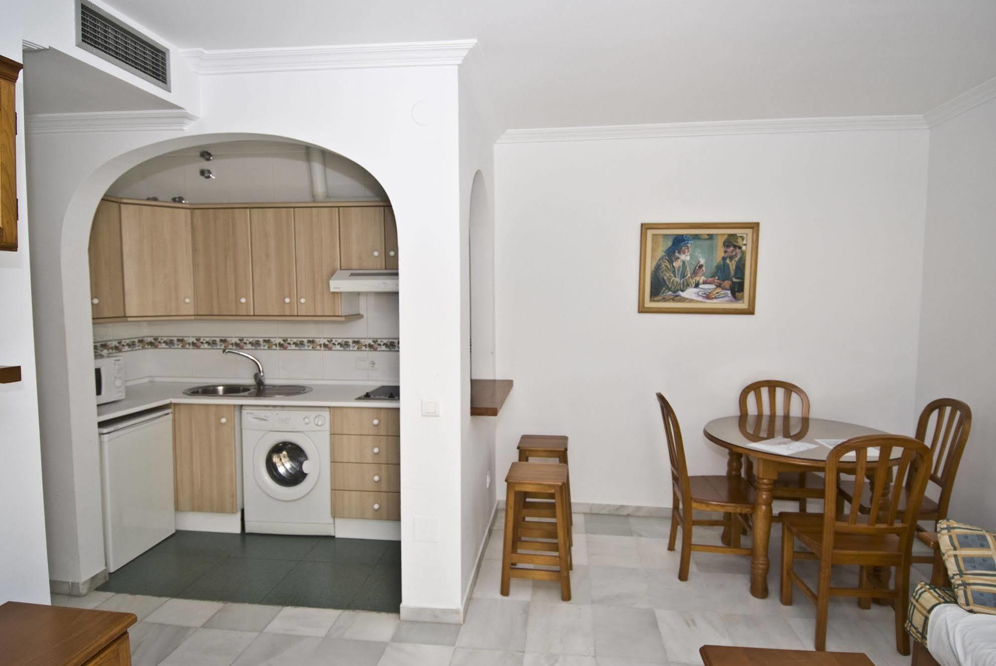 Apartamentos Hc Burriana Playa Nerja Eksteriør billede