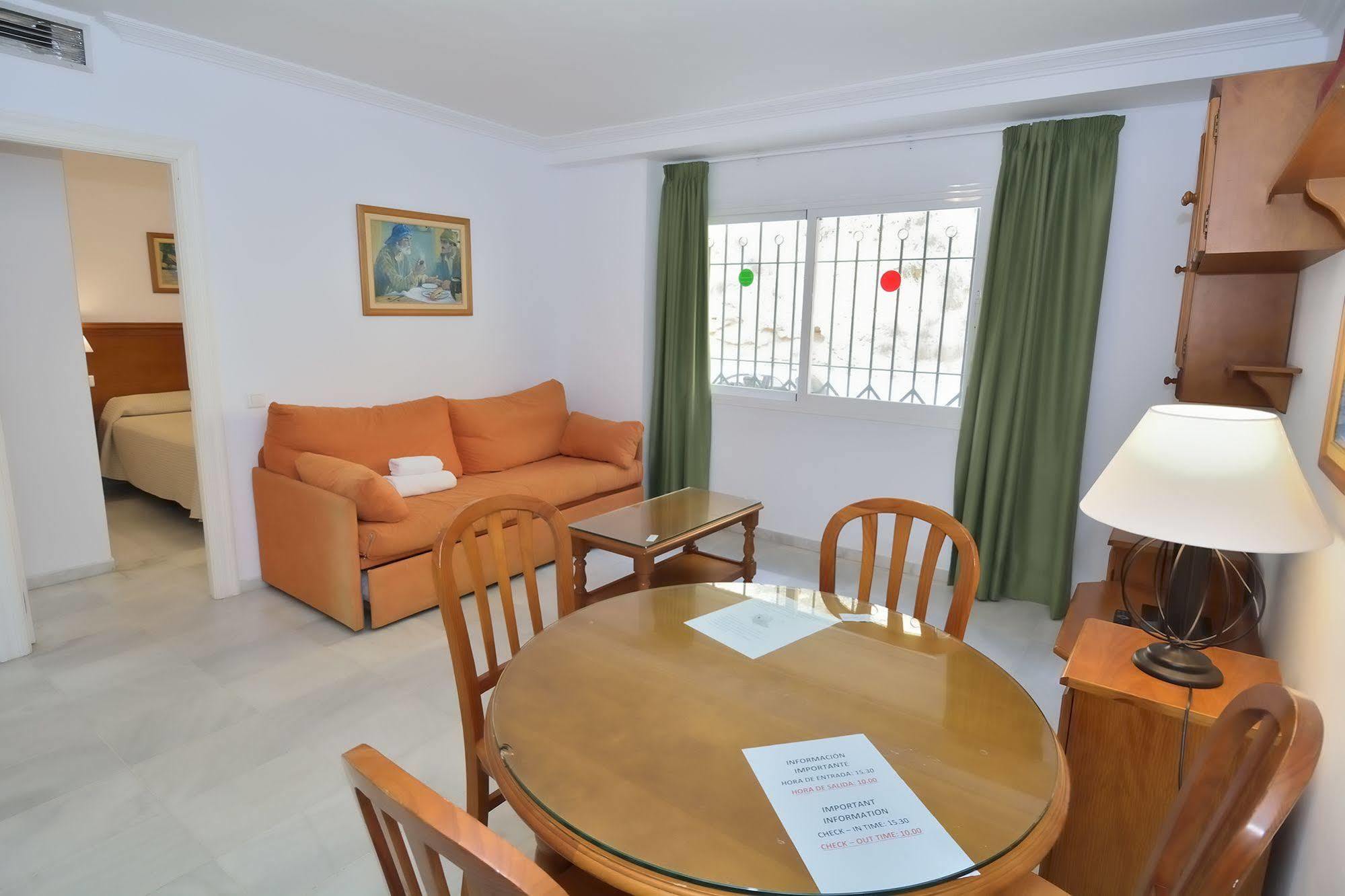 Apartamentos Hc Burriana Playa Nerja Eksteriør billede