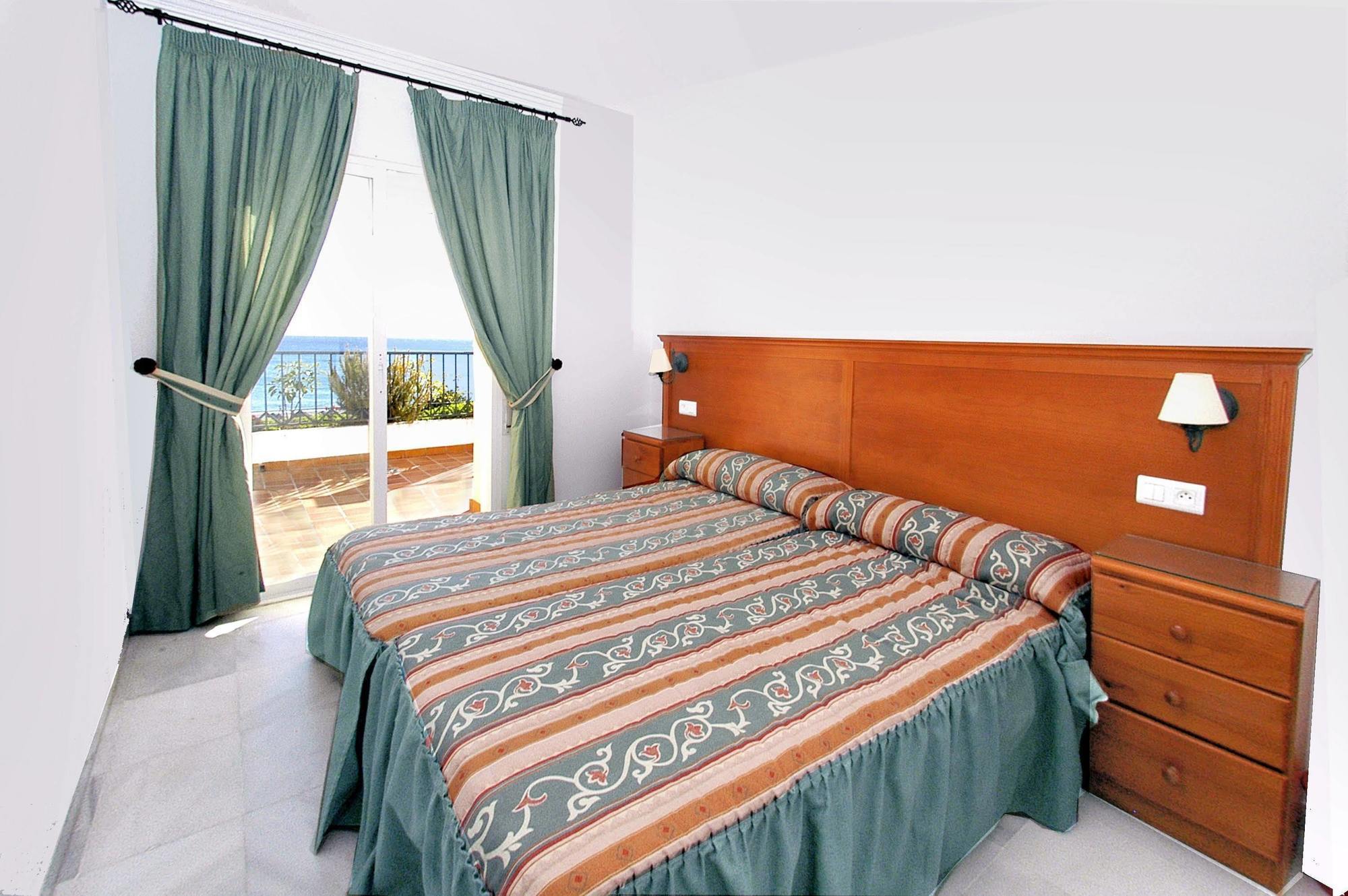 Apartamentos Hc Burriana Playa Nerja Eksteriør billede