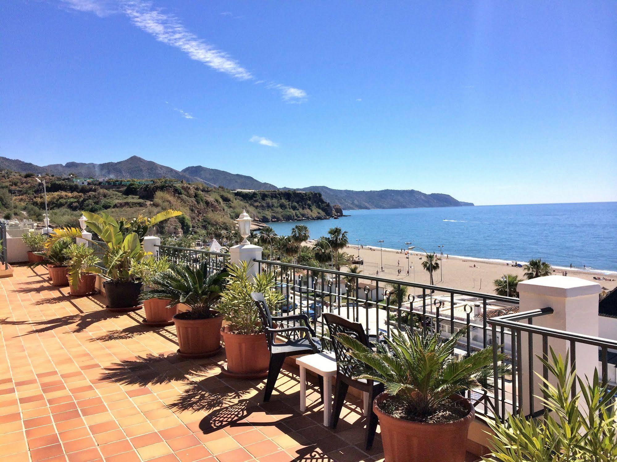 Apartamentos Hc Burriana Playa Nerja Eksteriør billede