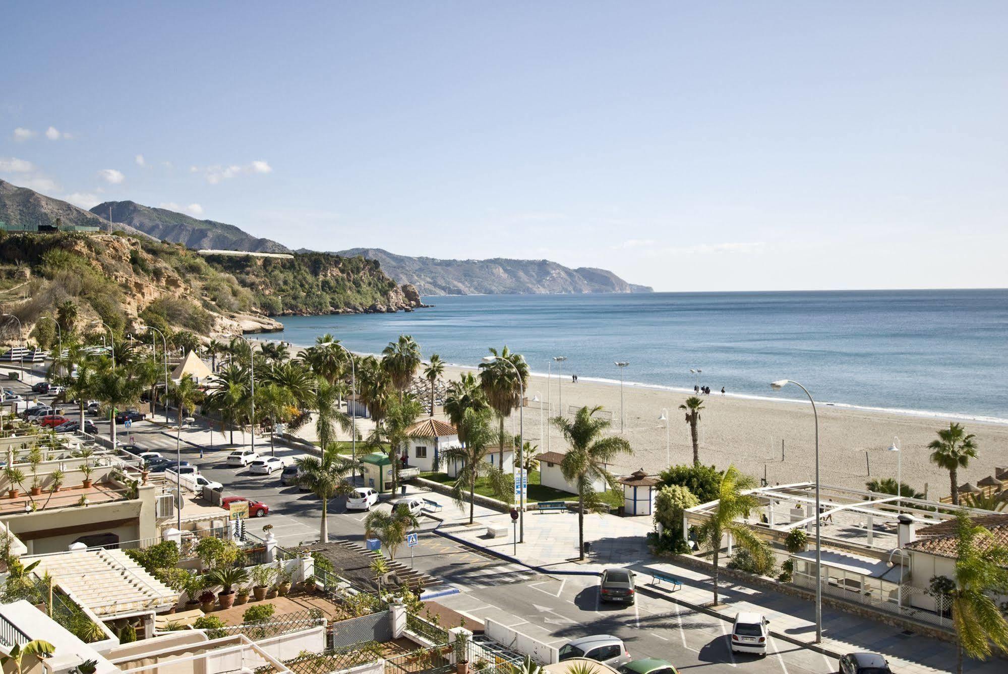 Apartamentos Hc Burriana Playa Nerja Eksteriør billede