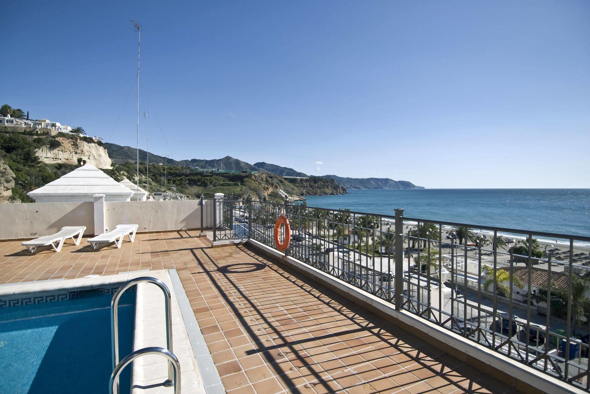 Apartamentos Hc Burriana Playa Nerja Eksteriør billede