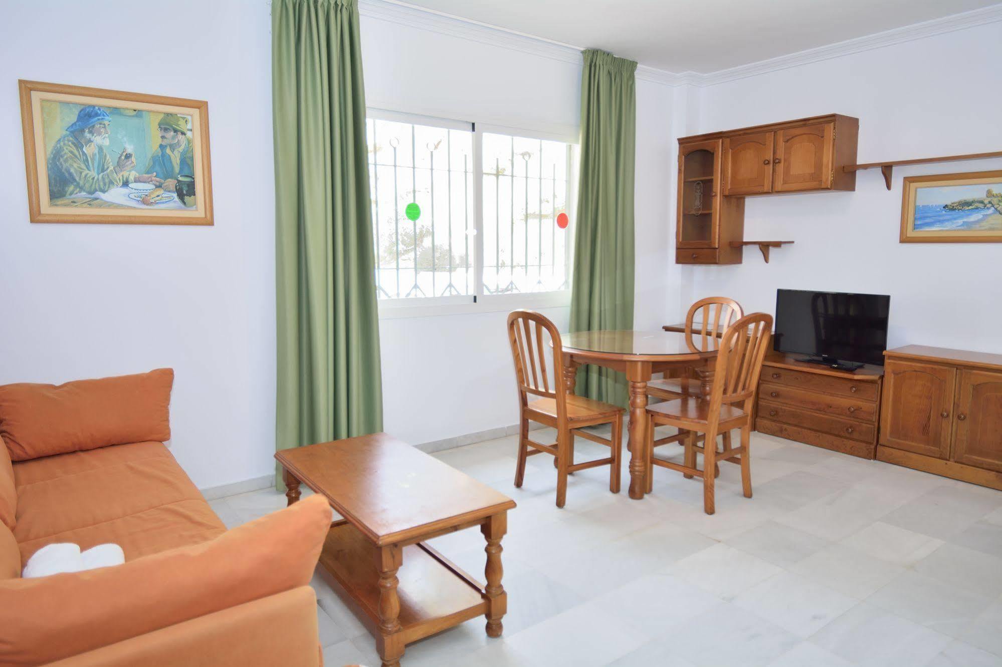 Apartamentos Hc Burriana Playa Nerja Eksteriør billede