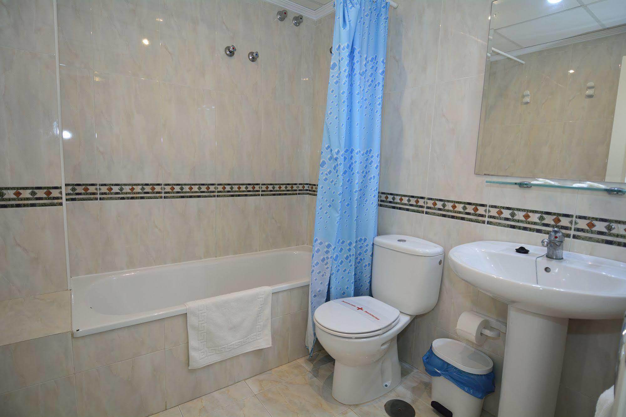 Apartamentos Hc Burriana Playa Nerja Eksteriør billede